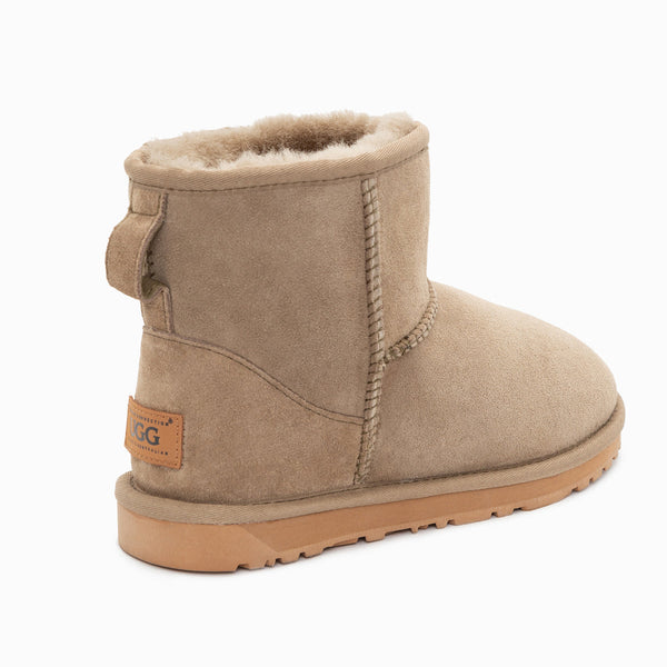 UGG CLASSIC MINI BOOTS (WATER RESISTANT)