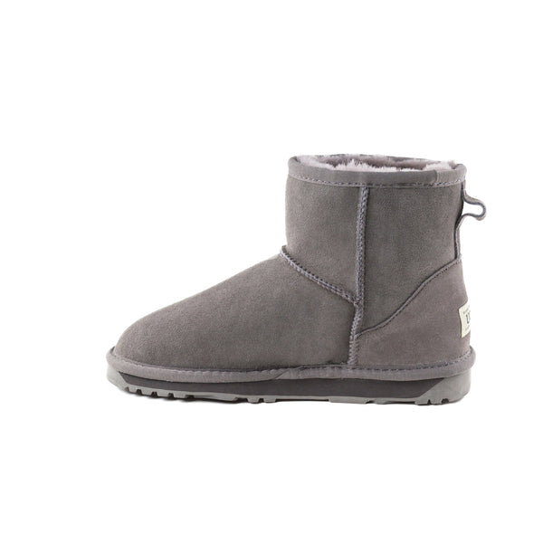 UGG CLASSIC MINI BOOTS (WATER RESISTANT)