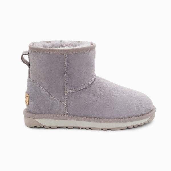UGG CLASSIC MINI BOOTS (WATER RESISTANT)