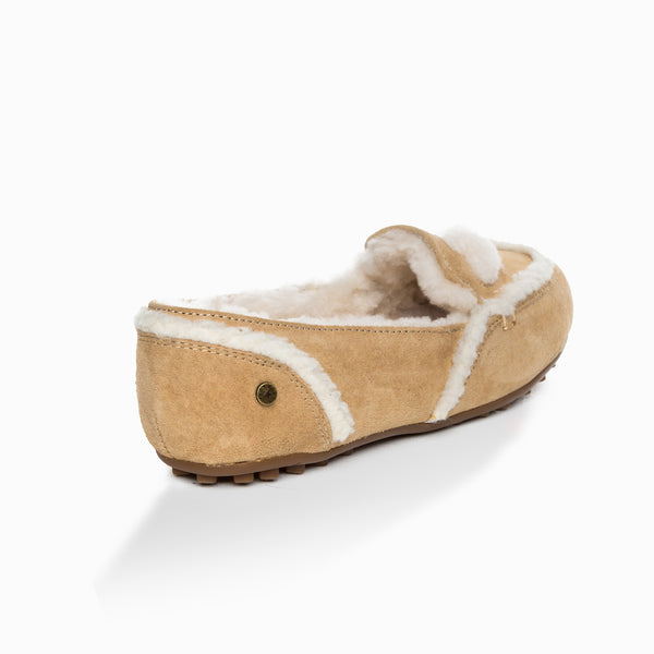 UGG EVA LOVE HEART LOAFER
